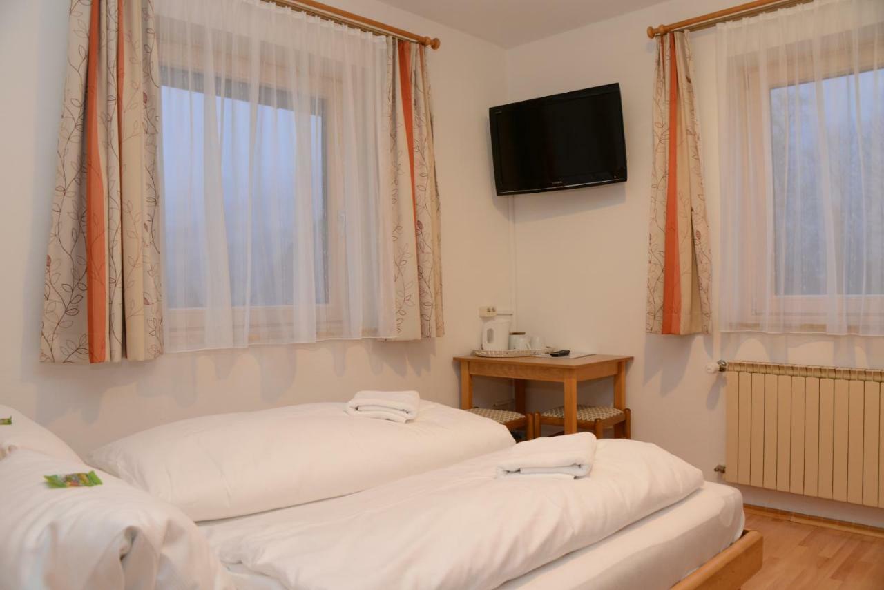 Haus Miriam Hotel Sankt Lorenzen ob Murau Bagian luar foto
